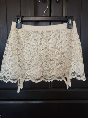 else Cream Floral Lace Garter Skirt